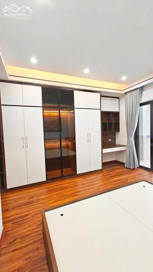 Bán căn hộ chung cư 120 m², 3 PN tòa D5A Trần Thái Tông, full nội thất