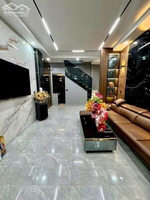 Nhà Góc 2MT KD Hẻm 6m, 20M ra MT Lạc Long Quân 50m2, 3 Tầng. Chỉ 9 tỷ