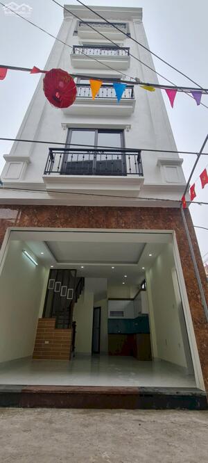 Bán căn góc 5 tầng, đường thông Ôtô vào nhà. Cách 280m đến trường THPT Tân Lập, Đan Phượng