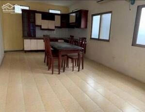 Cho thuê nhà ngõ Quan Nhân, 65m2 x 4 tầng, mt7m, 40 Triệu, ô tô tránh