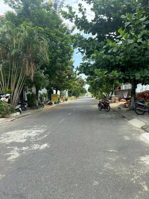 Bán lô MT đường HOÀNG BÌNH CHÍNH (đường 7m5) gần Bãi Tắm Non Nước ,Dt 90m2 giá 4ty5