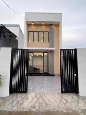 Thường xuyên đi công tác xa nên tôi cần bán lại căn nhà Gần Cây Xăng Đức Hưng