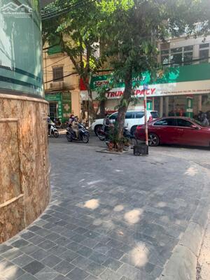 Cho thuê nhà phân lô ngõ 106 Hoàng Quốc Việt, Cầu Giấy 85m x3T mt 6m có gara ô tô nhà đẹp