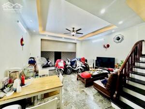 Bán nhà đẹp phố Yên Lạc ,Ô tô qua nhà 5 tầng mới, ngõ thông gần phố, Giá cực tốt!