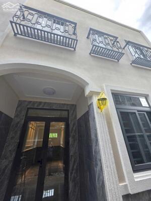 Nhà trệt lầu 3 phòng ngủ hẻm 25 Nguyễn Văn Linh, gần chợ Hưng Lợi