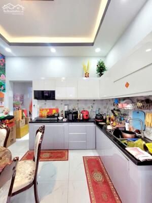 QUẬN 10, NHÀ ĐẸP LÔ GÓC, HẺM THÔNG, NGANG 5M, 43M2, GẦN MT TÔ HIẾN THÀNH, 7.5 TỶ