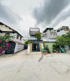 Nhà Mặt Tiền 230m2 Đường Số 11 Trường Thọ Thủ Đức, sổ hồng bán gấp hơn 15 tỷ.