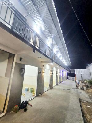 Nhà mới 2 phòng gần siêu thị Go