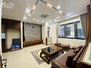 BÁN NHÀ MỚI 5 TẦNG THANG MÁY, DIỆN TÍCH RỘNG, GẦN ĐƯỜNG Ô TÔ, PHỐ TÂN MAI – HOÀNG MAI.