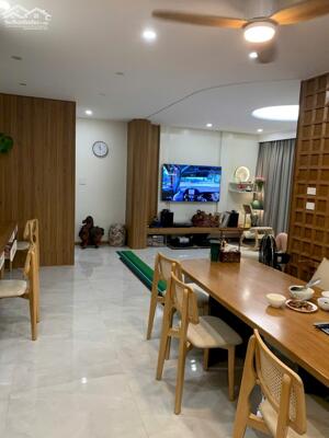 Bán chung cư Bộ Khoa Học Công Nghệ đường Nguyễn Văn Huyên 100m 2PN nhà sửa đẹp có lốt đỗ ô tô