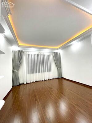 MẶT NGÕ KINH DOANH, Ô TÔ ĐỖ CỬA, 40M2,5 TẦNG, KINH DOANH, THANH NHÀN, QUẬN HAI BÀ TRƯNG.