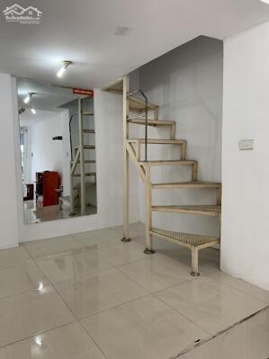 Cho thuê nhà mặt phố Phạm Ngọc Thạch, Đống Đa. Giá: 18tr. LH: 0937158386