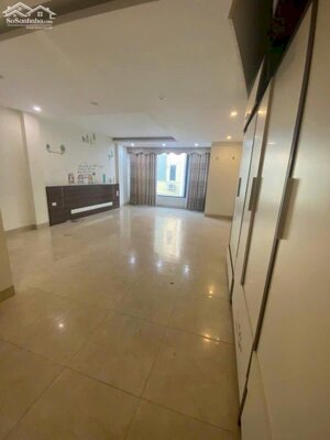 TÒA VĂN PHÒNG phố Hoàng Cầu 58m2 7 tầng mặt tiền 5.25m