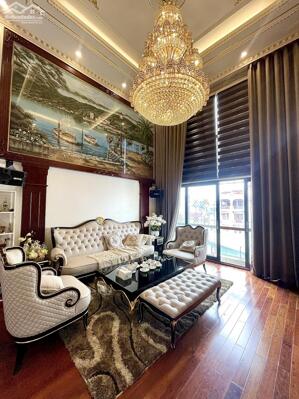 Cần bán nhà phố Hoàng Ngân, căn góc kinh doanh đỉnh, giá 36 tỷ.