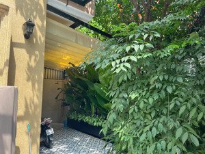 bán biệt thự thành phố giao lưu- phạm văn đồng- hà nội, lô góc, dt170m, 4 tầng, giá chào 72tỷ có tl