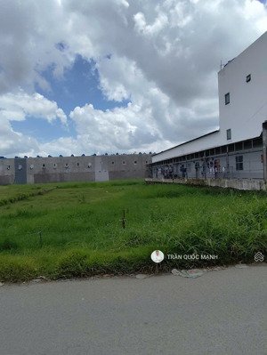 chủ ngợp gửi bán lô đất 1200m2 cực đẹp tỉnh lộ 9 vào 70m. đường nhựa 6m. lh 