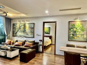 chính chủ gửi bán căn số 08 tòa n01t8 ngoại giao đoàn, 136m2 , 4pn3wc, full nội thất, có slot xe