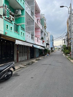 hot 6 tỷ, nhà hẻm xe tải ngay mai hắc đế thông mễ cốc, quận 8, (4.2 x 25m) 3 tầng nở hậu