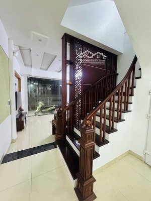 bán nhà trần duy hưng 40m2 - trung tâm cầu giấy - nhà đẹp, khung cột chắc chắn - 50 m ra mặt phố