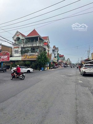 ngộp bank cần bán gấp lỗ 1tỷ. nhà mặt tiền chợ 434. đang có 1 kiot và 29 nhà trọ đang cho thuê.