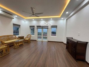tôi cho thuê nhà số 8 ngõ 102 khuất duy tiến 60m2 5 tầng nội thất cao cấp, hợp ở và kdol 17tr/th