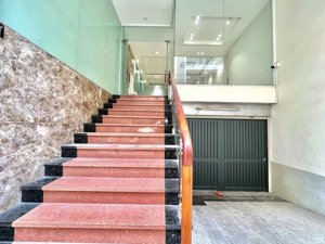 cho thuê mặt bằng kinh doanh, nguyên tầng trệt, rộng 36m2, thang máy, ngay sân vận động phú thọ q10