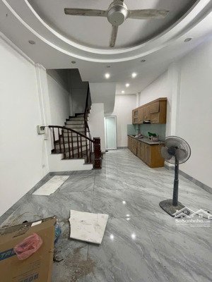 bán nhà trương định, vị trí kinh doanh gần phố 5 tầng, 4 ngủ, giá chỉ 9.6 tỷ