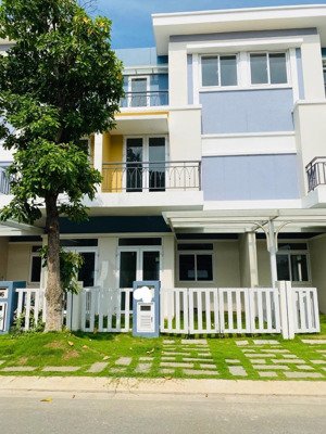 bán bt song lập rosita 8x22m2, nhà thô, sổ hồng, giá thiện chí 9,3 tỷ (lộc)