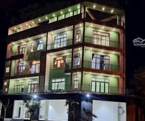 bán gấp trong tháng 8 nhà góc 2 mặt tiền 168m2 ngang 8,83m - sổ riêng hoàn công