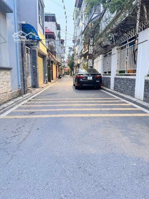 bán nhà phân lô phố yên lạc - dân trí cao - an ninh tốt - gần ô tô