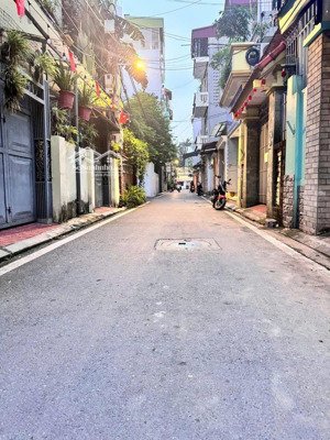 phân lô nguyễn an ninh - mới koong - dân trí cao - sổ hoa hậu - thang máy