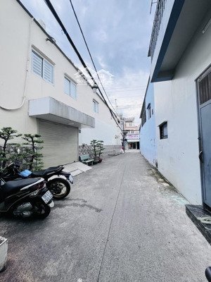 bán nhà 65m2(4x16)3 tầng,hẻm 5m,chánh hưng p4 quận 8,giá nhỉnh 9tỷ(tl)pháp lý chuẩn