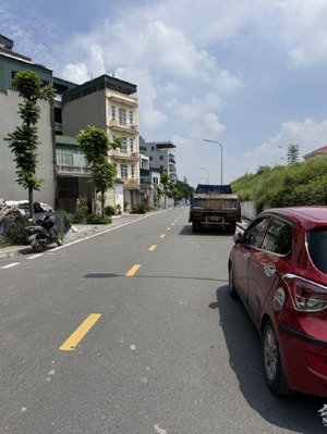 bán nhà mặt phố giang biên long biên (mặt đê vàng)