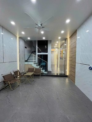 cho thuê nhà 5 tầng có thang máy tuyến 2 lê hồng phong vị trí đẹp