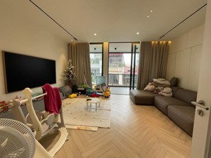 tôi chủ nhà bán nhà tại ngõ 67 nguyễn văn cừ - long biên, dt 108,5m2. ô tô thoải mái, giá 17,2 tỷ