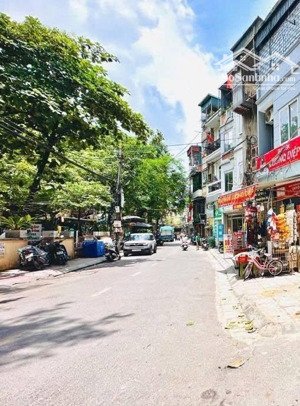 18.5 tỷ, oto tránh, vỉa hè, kinh doanh đỉnh, lõi đống đa, lô góc, 40m2 x 6t thang máy.