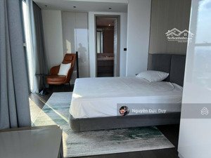 cho thuê căn 3pn full nội thất 149m2 view sông sg tòa lake, grand marina saigon bao phí quản lý