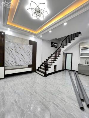 BÁN NHÀ ĐẠI TỪ - HOÀNG MAI, LÔ GÓC, MẶT TIỀN RỘNG, GẦN PHỐ, NHÀ ĐẸP 5 TẦNG.