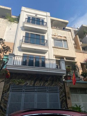 cho thuê nhà khuất duy tiến - thanh xuân, thang máy, dt 80m*5 tầng, 2 mặt ngõ, giá thuê 22tr/th