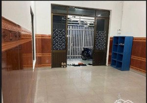 nhà c4 gác lửng đúc, đường trần hưng đạo, vài bước chân ra khu vực bắn pháo hoa. sơn trà đà nẵng