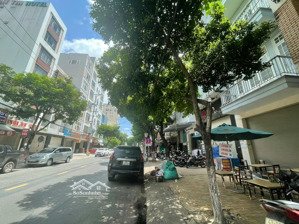 nhà 3 tầng 190m2 tôn thất đạm cách biển 200m thuận tiện kd nhỉnh 30 tỷ