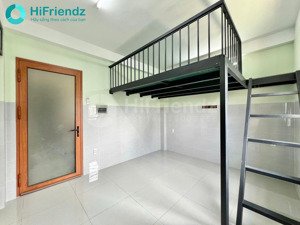 cho thuê phòng có gác, cửa sổ trời, tách bếp gần công viên làng hoa