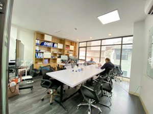 cho thuê văn phòng 110m2 tại phố vũ trọng phụng, thanh xuân, sàn gỗ, chia sẵn phòng họp