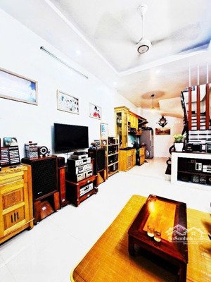 bán nhà mới, full nội thất, gần phố đội cấn, ba đình, dt: 42 m2, giá: 9 tỷ 250 tr. lh: 