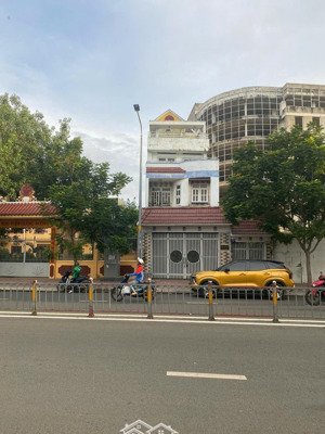 nhà mặt tiền lý chiêu hoàng 277m2