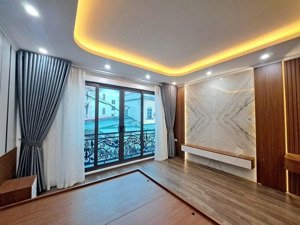 bán nhà trên phố thạch bàn- long biên, mới cứng, oto đỗ cổng ,thang máy, full nthat.