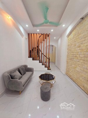 giá rẻ! 7 tỷ hơn: bán nhà lạc long quân - cầu giấy - 5 tầng 5 phòng ngủ full công năng sử dụng