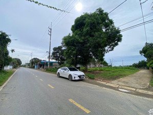 chính chủ bán mảnh đất trục chính kinh doanh gần khu công nghiệp chợ ủy ban xã trường học các cấp