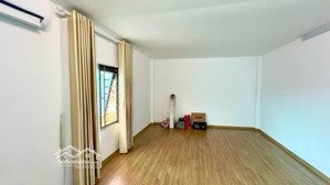 hiếm căn hộ gia đình cấp 4 xuân đỉnh 65m2 với 2pn, giá 7,5 tr/th