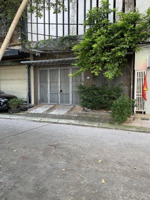 xuân la, tây hồ - cho thuê nhà nguyên căn 5 tầng.
giá 45 tr/tháng